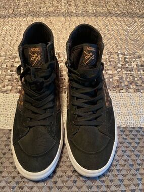 Vans Womens Black High-Top Sneakers with Brown Leopard Accent